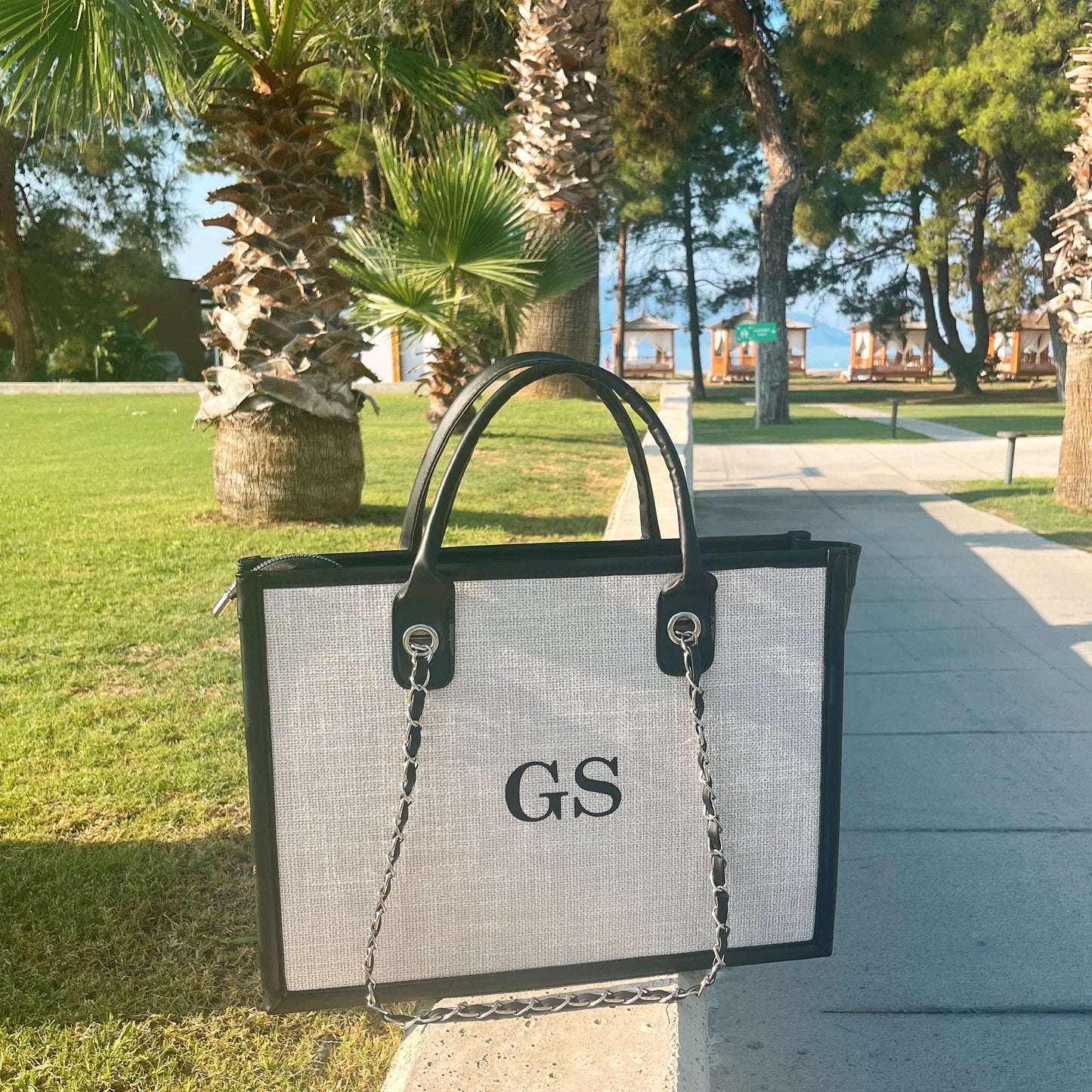 The Avenue Book Tote - Cream/Black